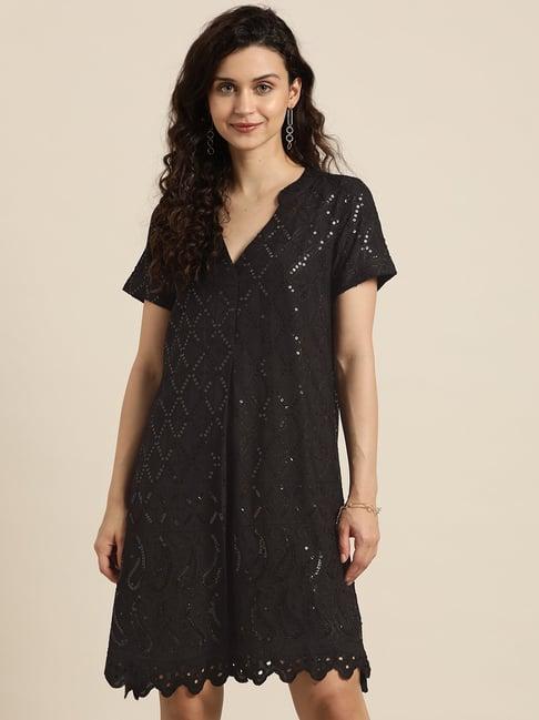 qurvii black embroidered shift dress