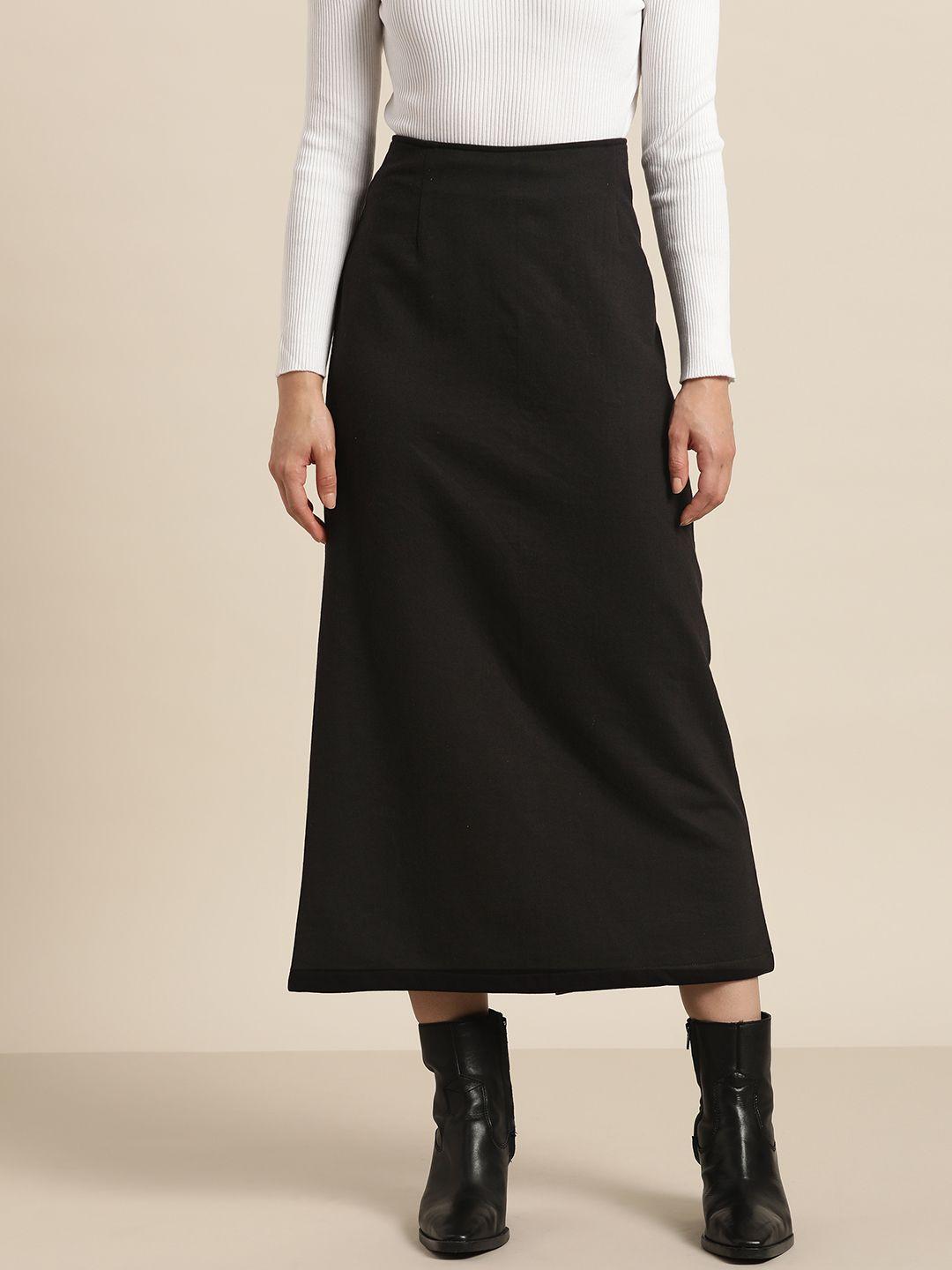 qurvii women solid black fleece midi a-line skirt with back slit