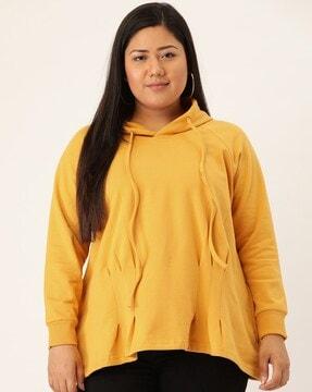 raglan-sleeve hooded sweatshirt