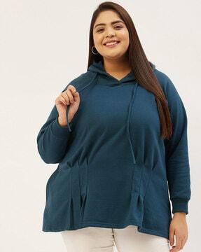 raglan-sleeve hooded sweatshirt