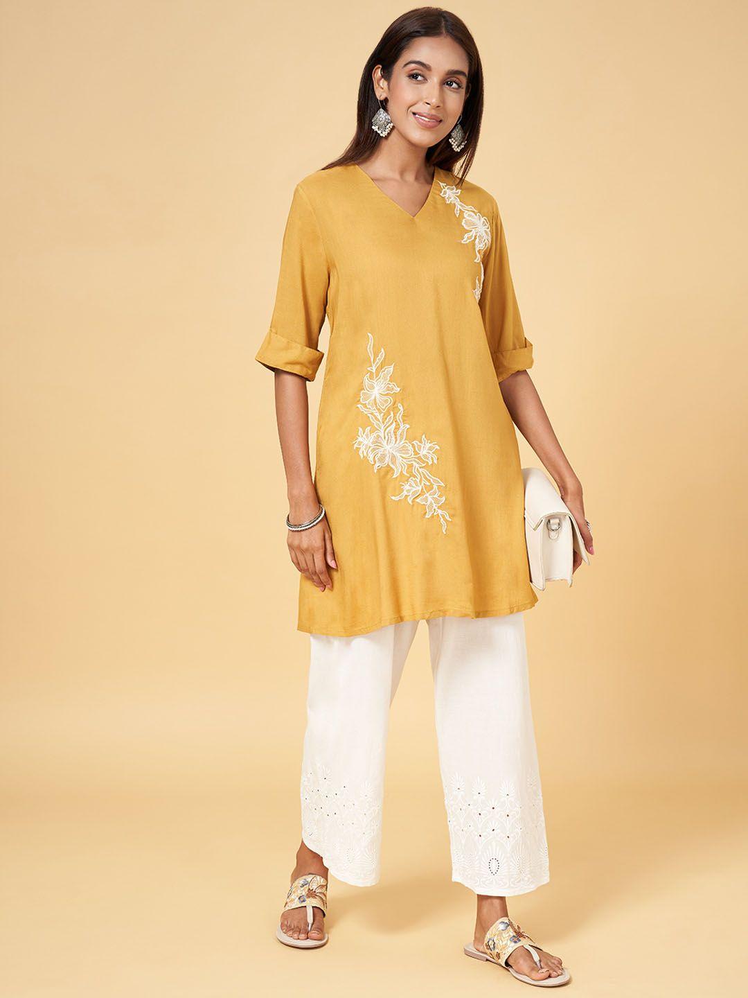 rangmanch by pantaloons floral embroidered v-neck thread work detailed a-line kurta