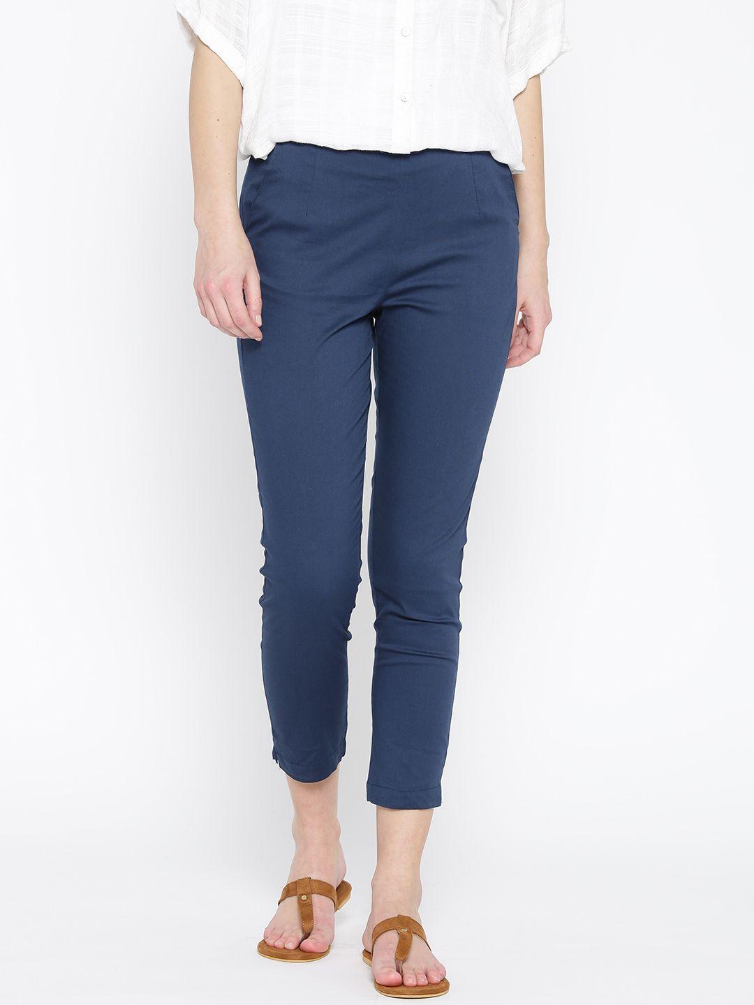 rangriti women navy solid cropped trousers