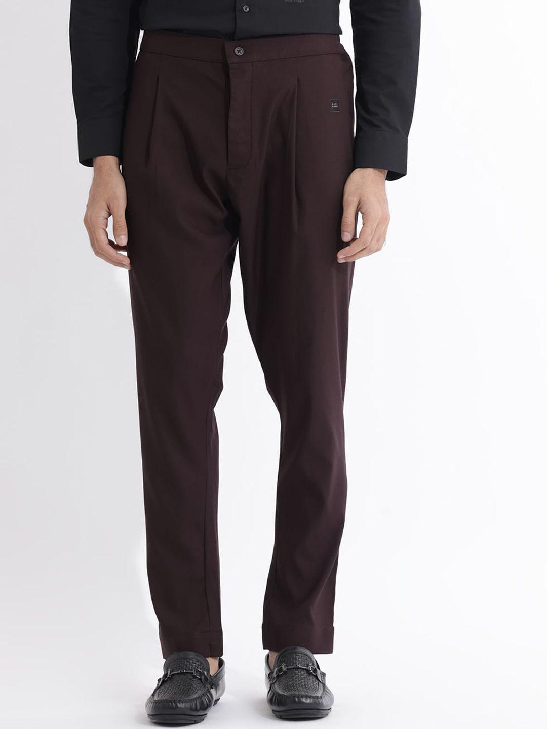 rare rabbit men mid-rise pleated cotton regular trousers