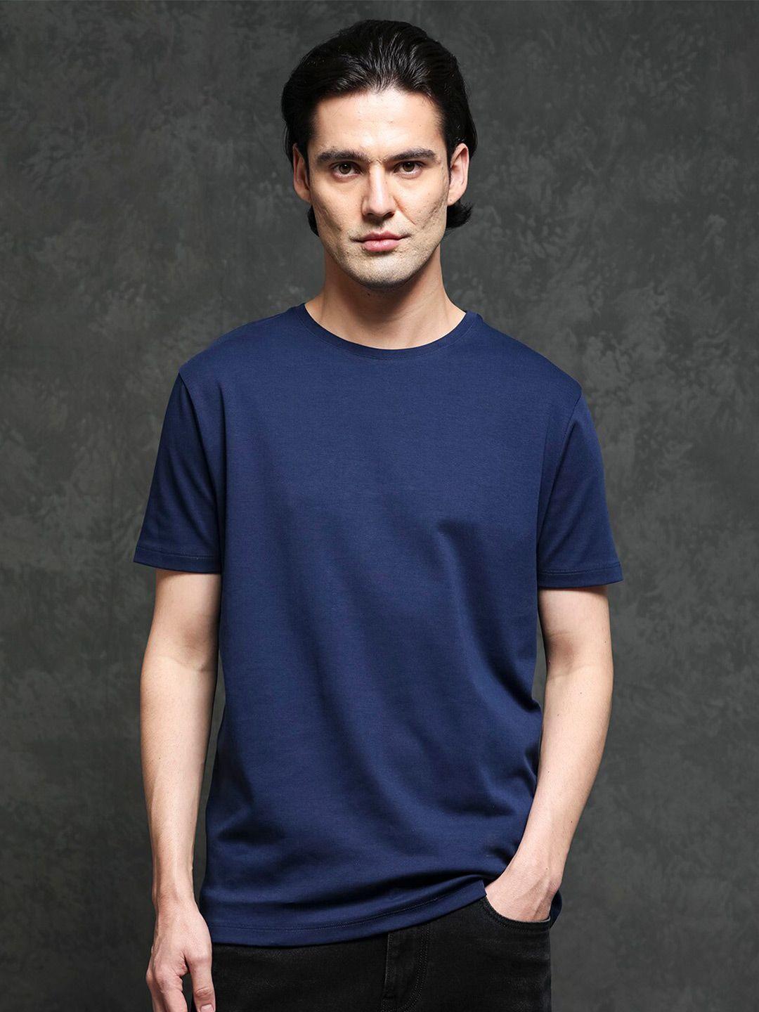 rare rabbit men navy blue colourblocked v-neck raw edge slim fit t-shirt