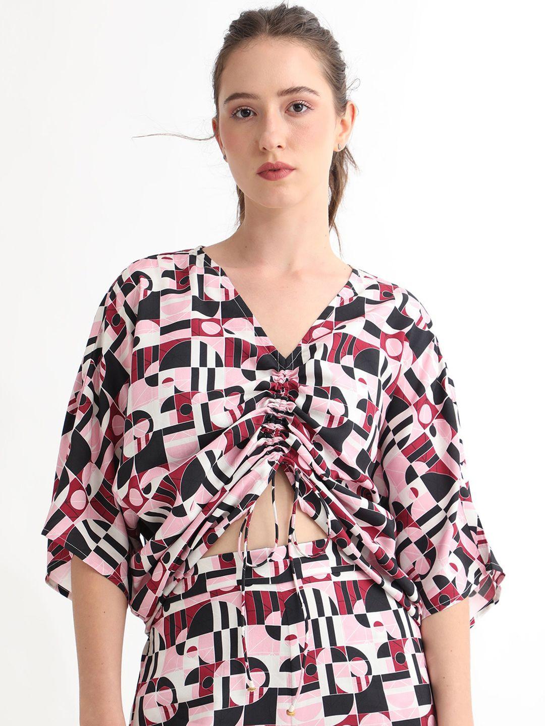 rareism geometric printed v-neck ruched top