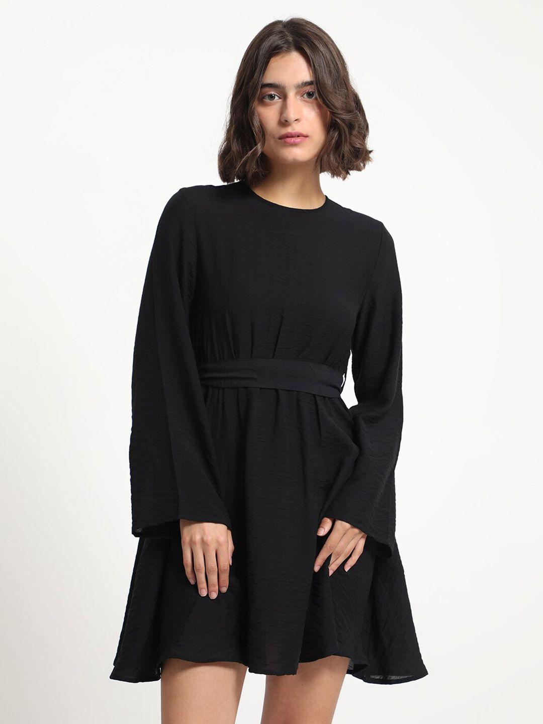 rareism round neck flared sleeves gathered fit & flare dress