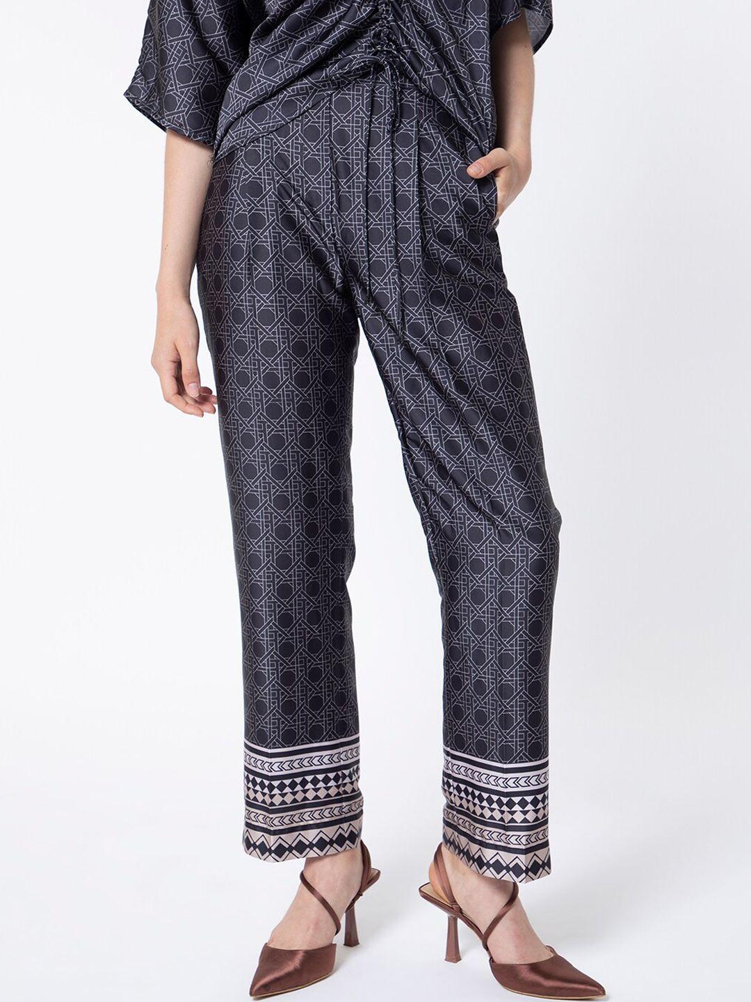 rareism women geometric printed slim fit trousers