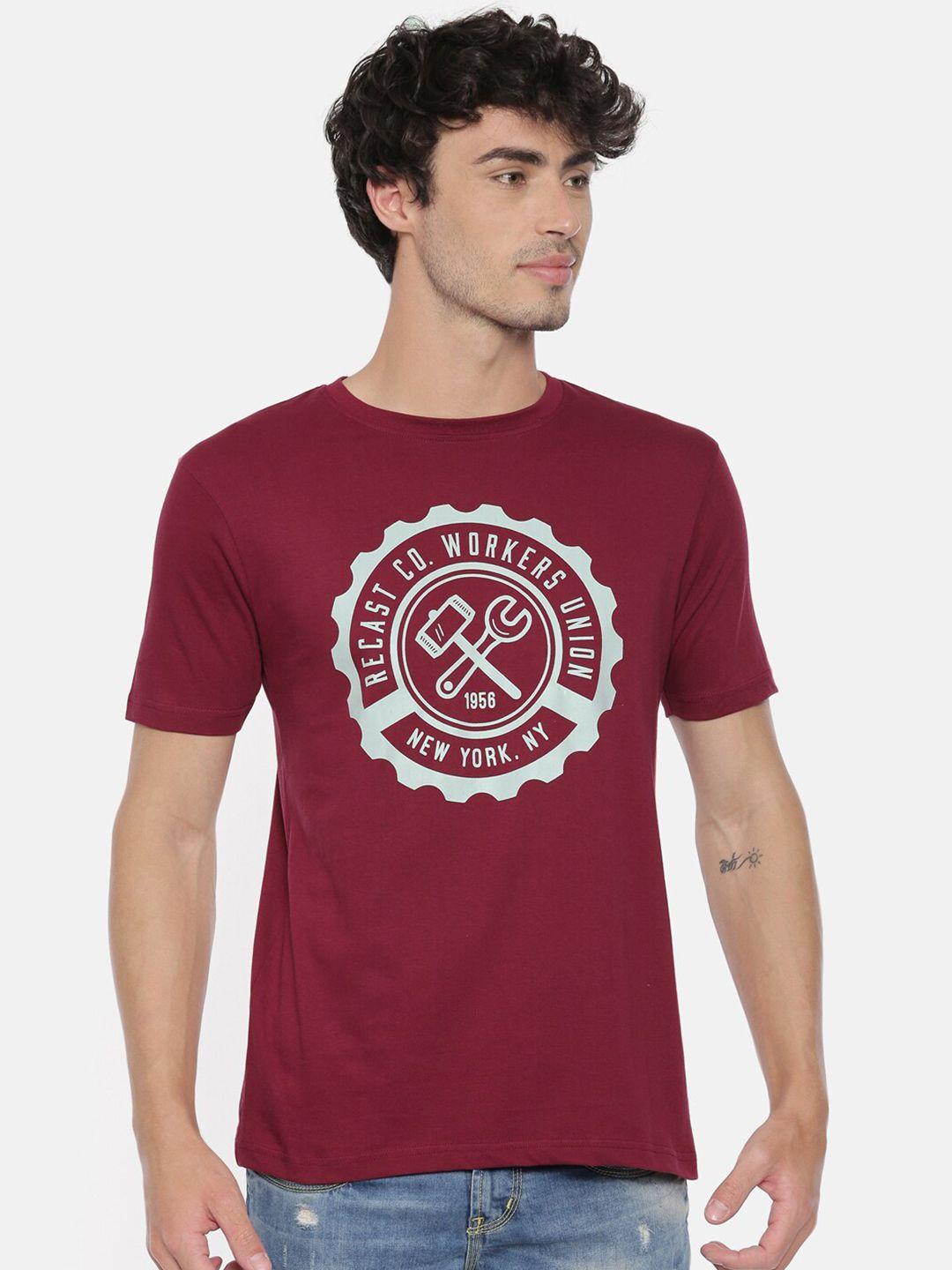 recast men maroon typography printed pure cotton bio finish t-shirt