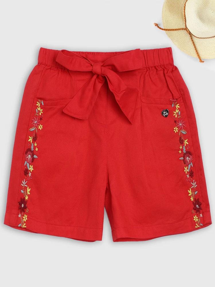 red solid regular fit shorts