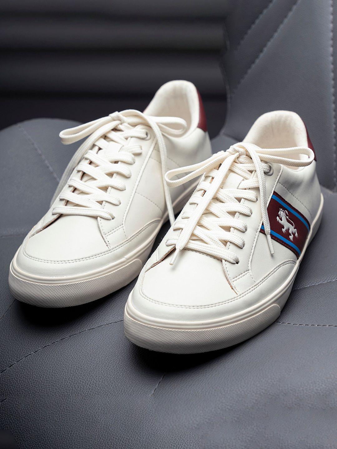 red-tape-men-white-sneakers
