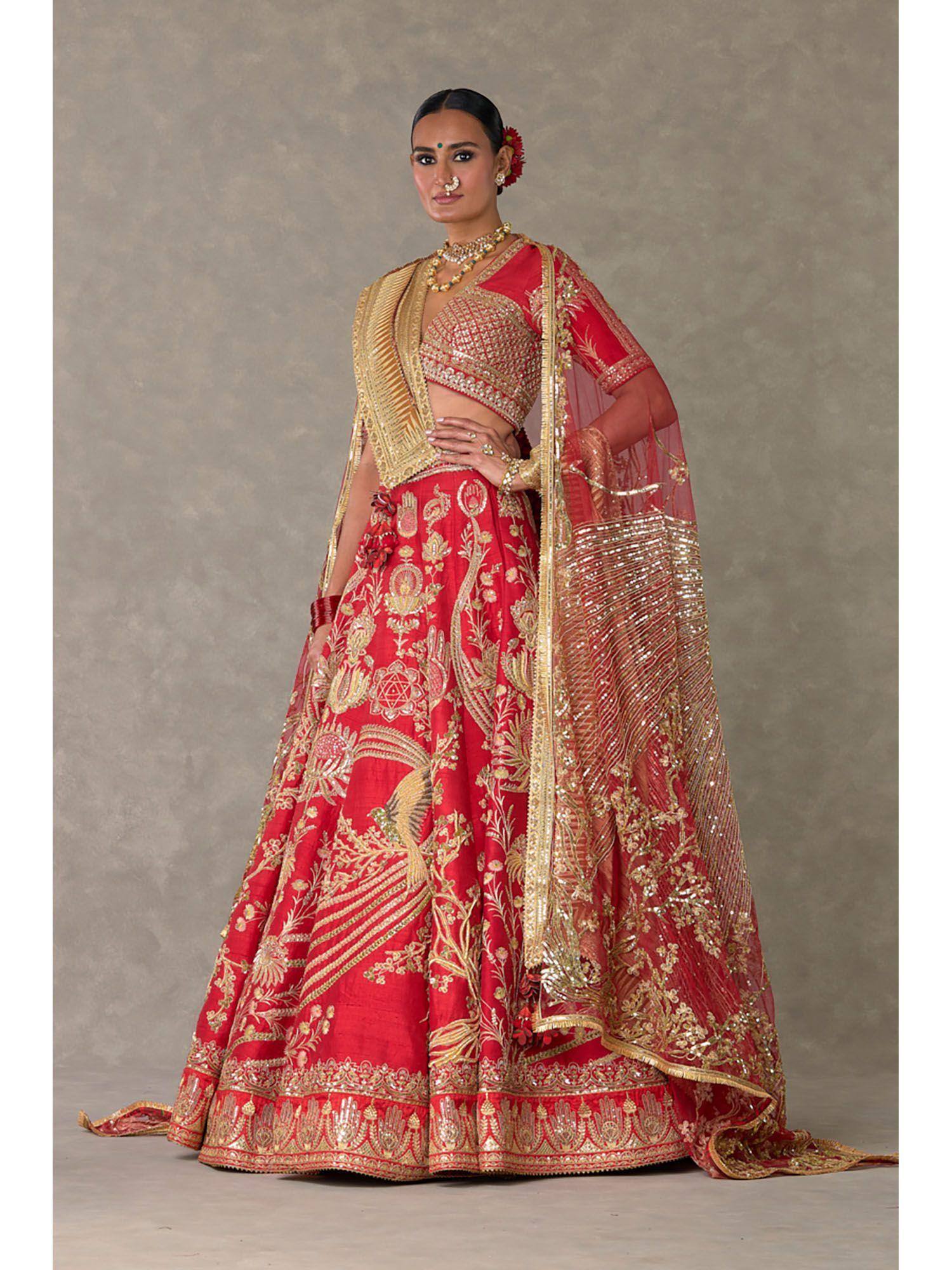 red bagh-e-bahar lehenga choli trail with 2 dupatta & can can skirt (set of 6)