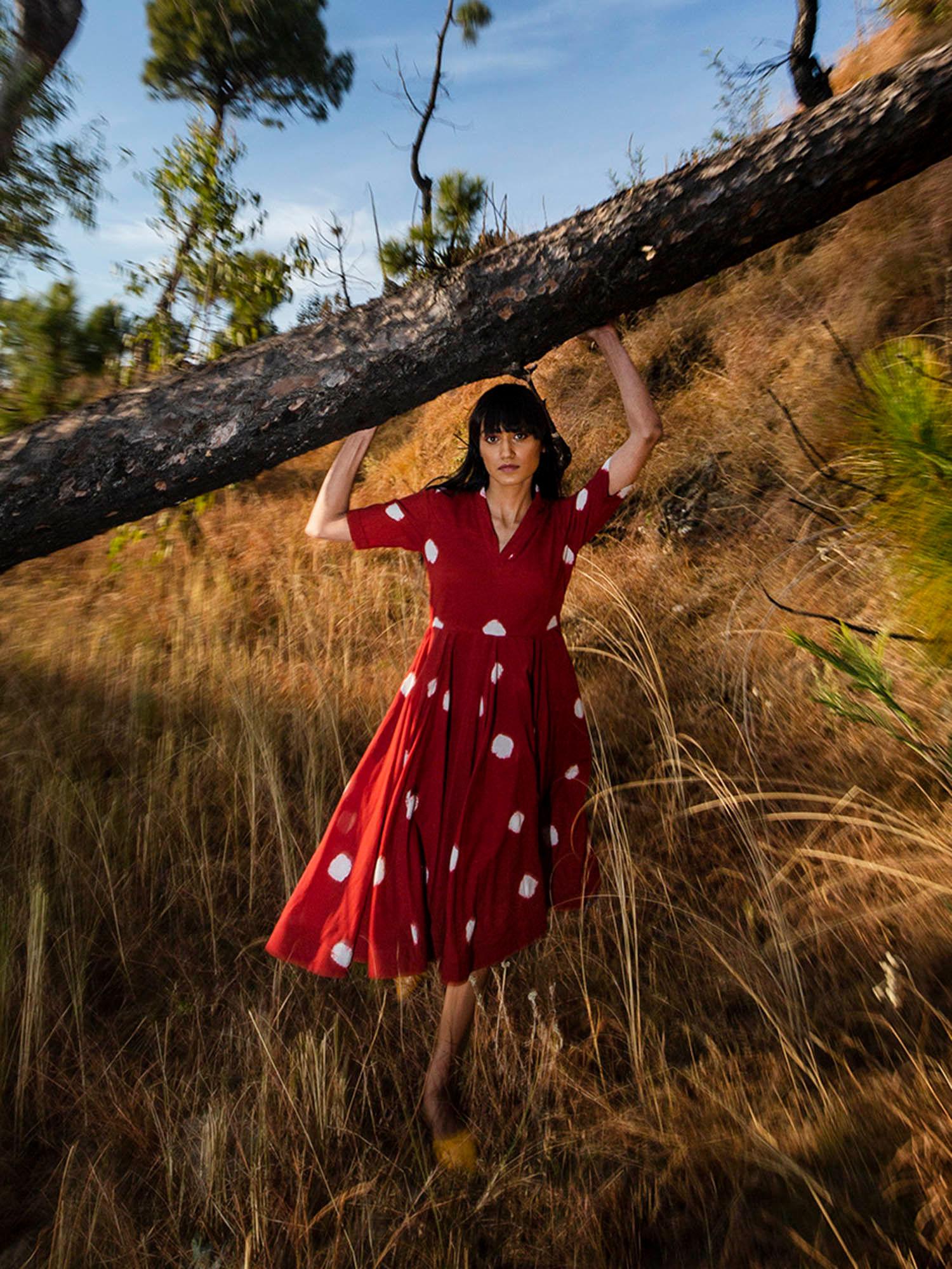 red dye dress