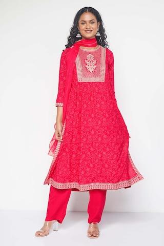 red embroidered ethnic 3/4th sleeves round neck women regular fit kurta sets