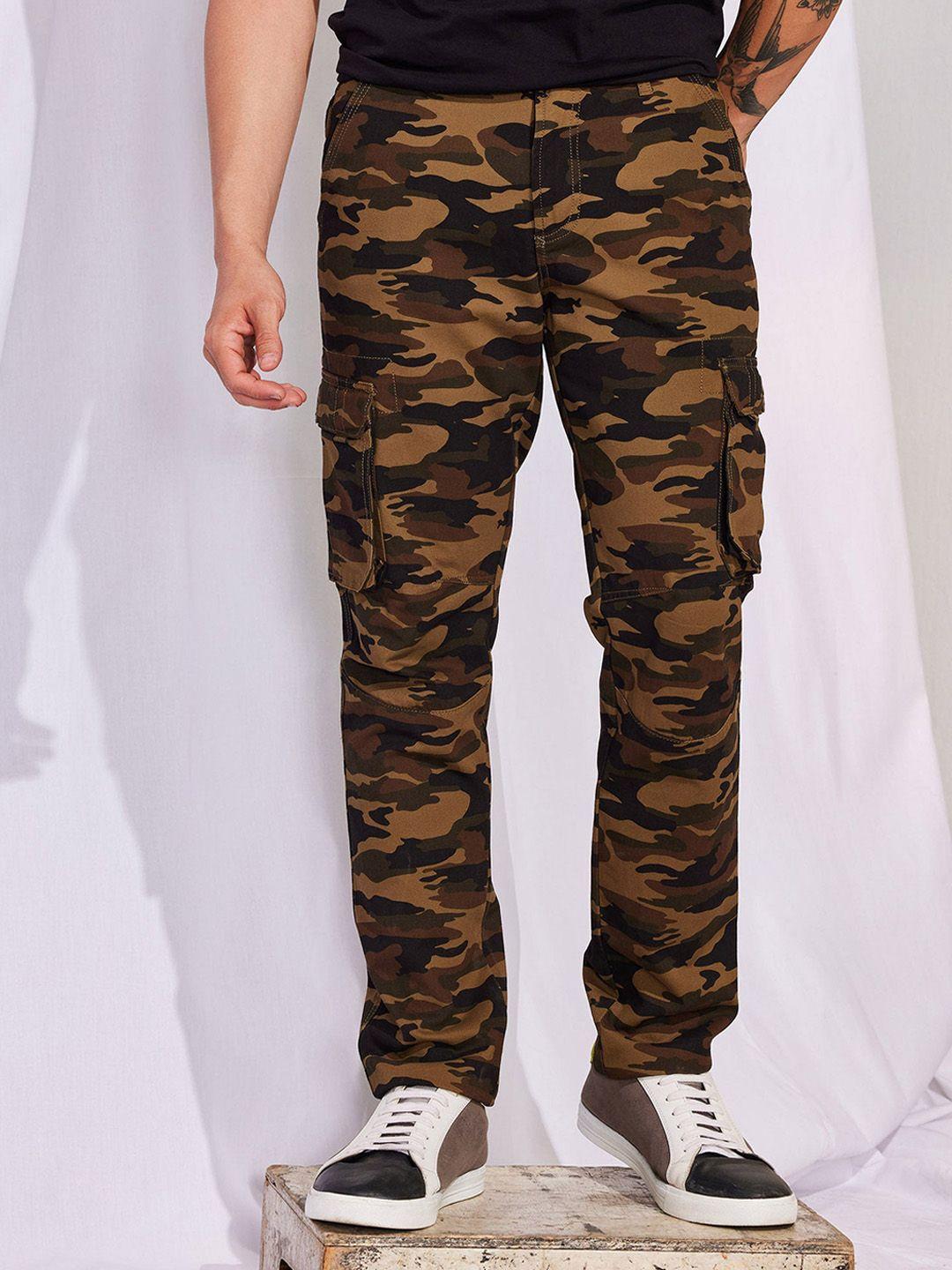 red flame men camouflage printed slim fit mid-rise cargos trousers