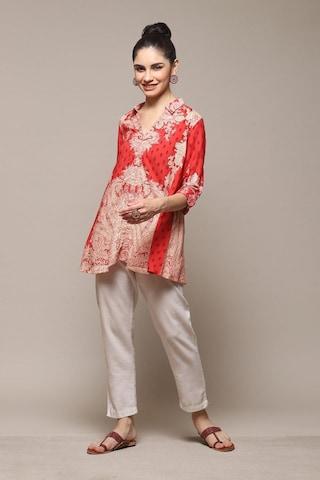 red print casual 3/4th sleeves regular collar women straight fit shirt
