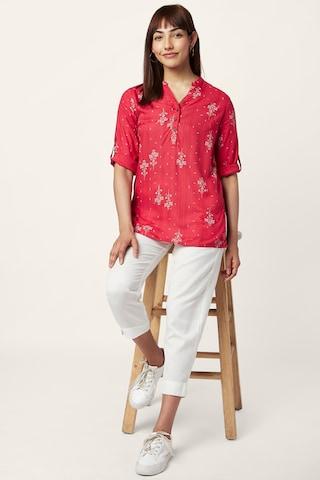 red printed casual 3/4th sleeves v neck women regular fit tunic
