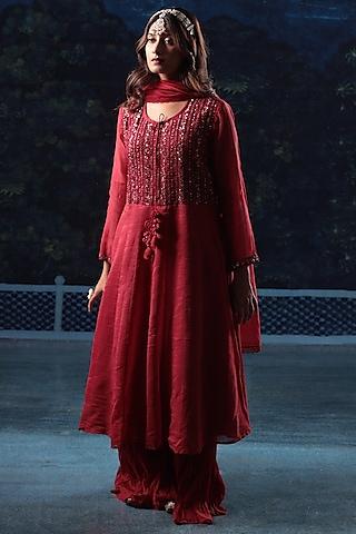 red sequins embroidered panelled kurta set