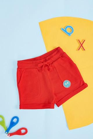 red solid knee length low rise casual baby regular fit shorts