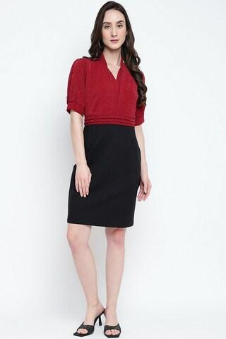red solid v neck casual thigh-length half sleeves women regular fit dress