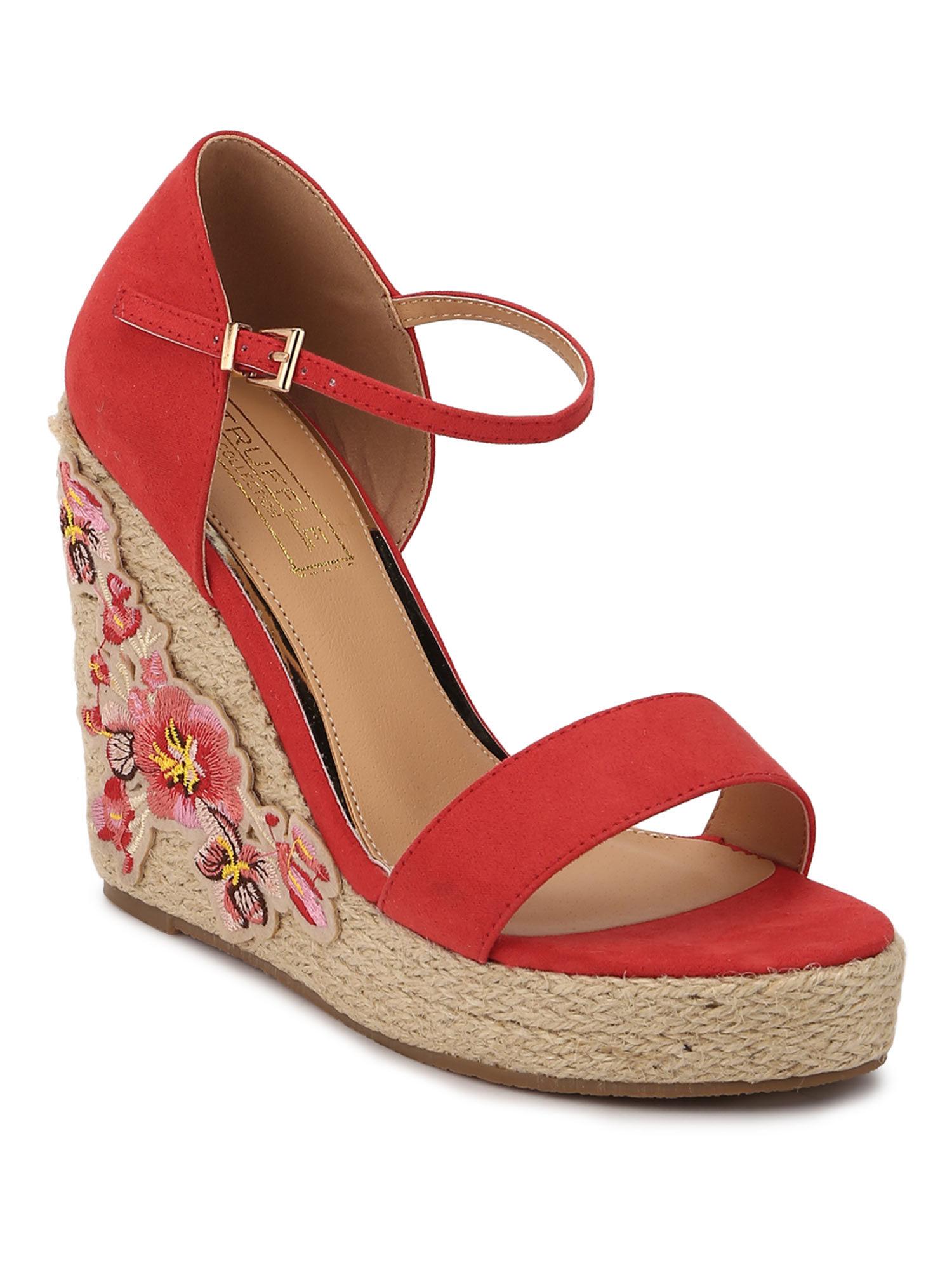 red solid wedges