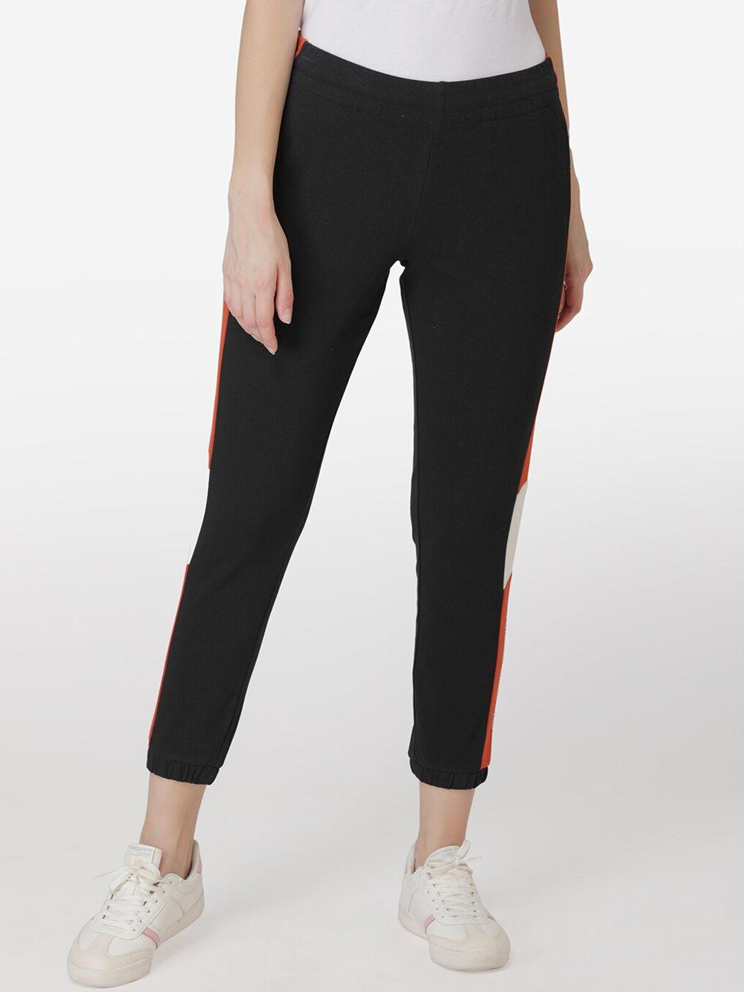 red tape women black solid slim-fit joggers