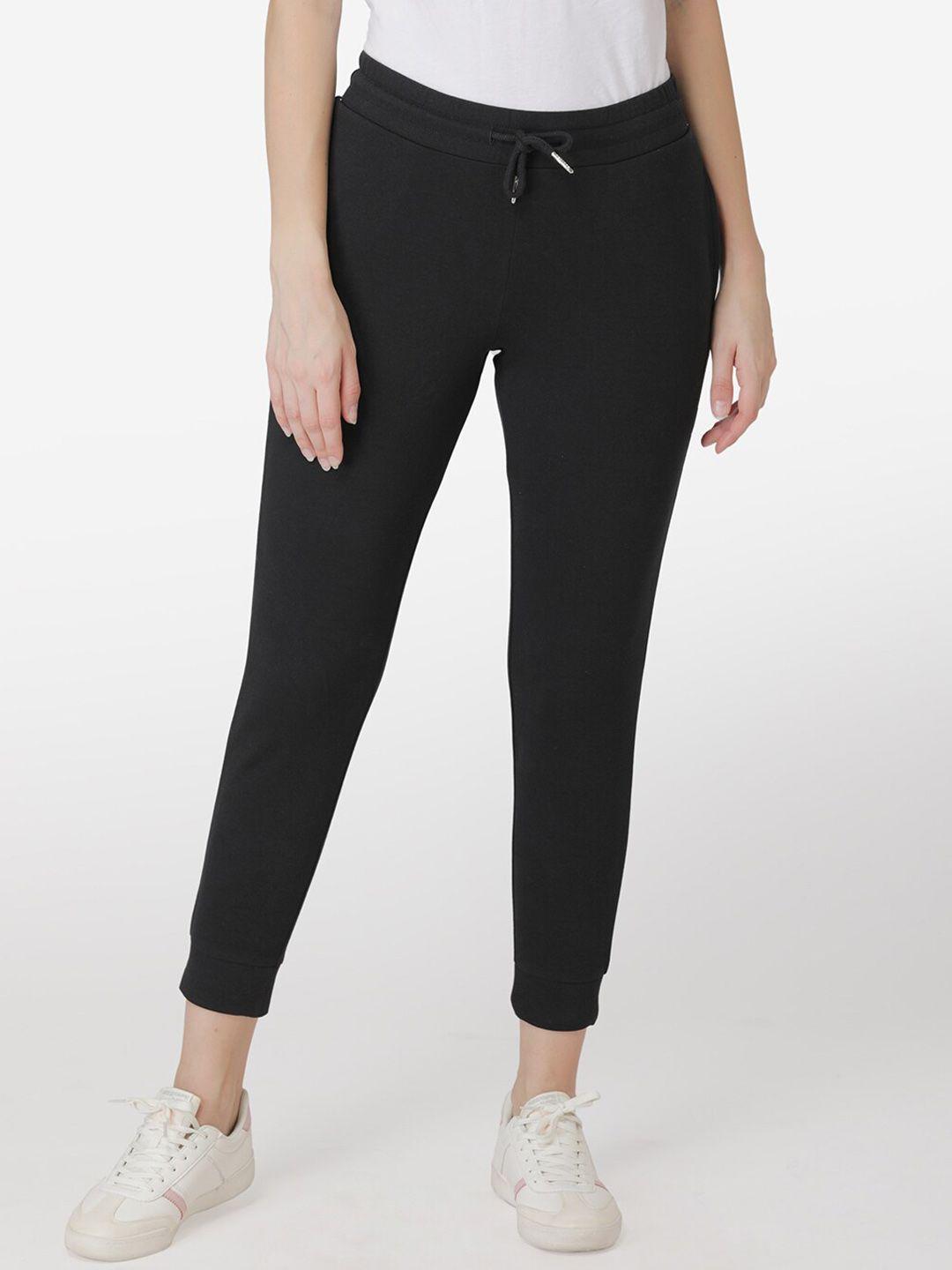 red tape women black solid slim-fit joggers