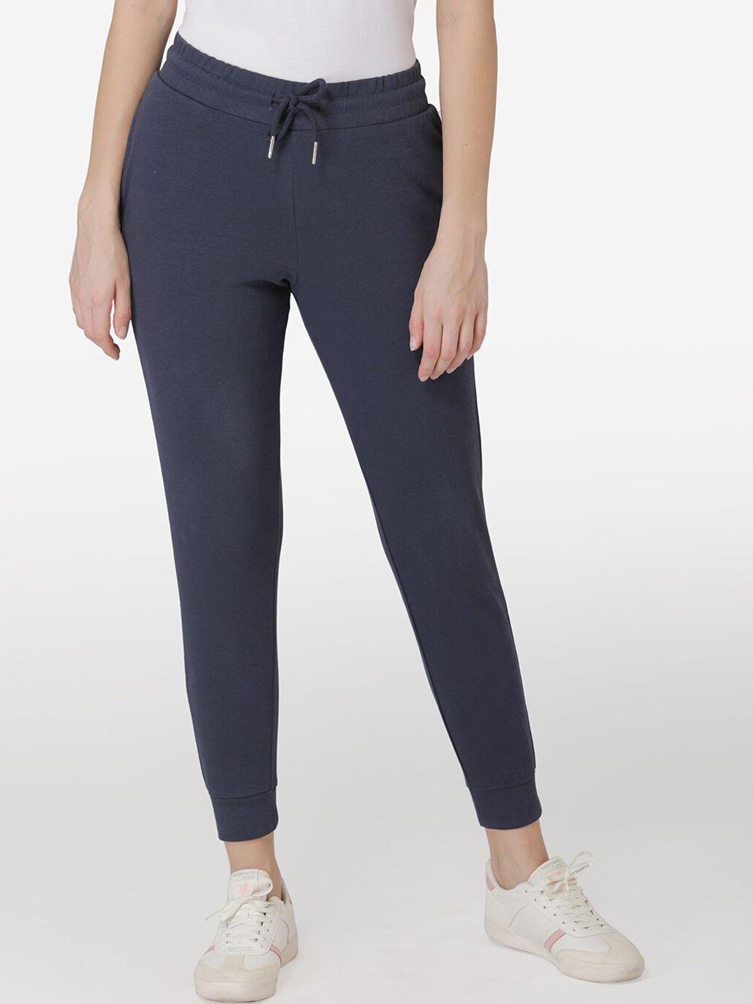 red tape women navy blue solid slim-fit joggers