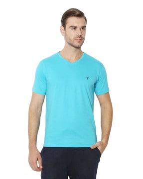 regular fit athleisure smart tech t-shirt