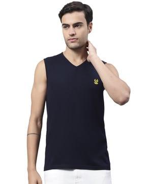 regular fit brand print v-neck t-shirt