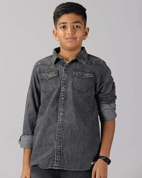 regular fit button-down shirt with flap pockets