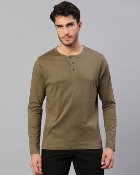 regular fit button-down t-shirt