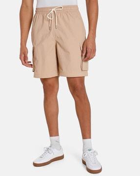 regular fit cargo shorts with insert pockets