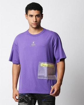 regular fit crew-neck t-shirt with chain accent