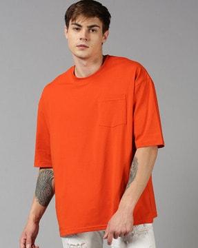 regular fit crew-neck t-shirt with patch pocket