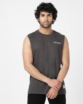 regular fit crew-neck t-shirt with placement logo