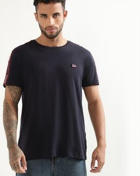 regular fit crew-neck t-shirt with short sleeves