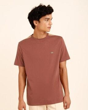 regular fit embroidered crew-neck t-shirt with short sleeves