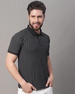 regular fit geometric print polo t-shirt with short sleeves