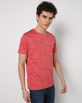 regular fit geometric print round-neck t-shirt