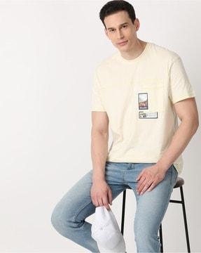 regular fit graphic print crew-neck t-shirt with patch pocket