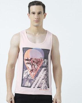 regular fit graphic print scoop-neck t-shirt