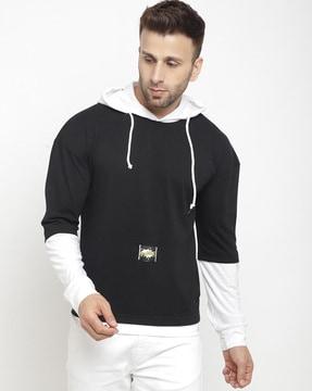 regular fit hooded t-shirt with kangaroo pocket