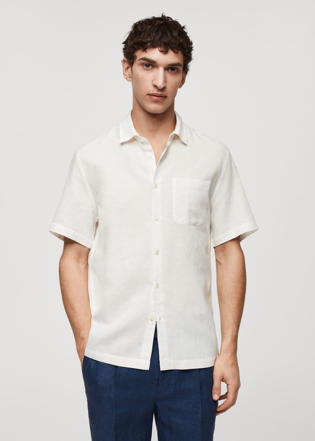 regular-fit linen short-sleeved shirt