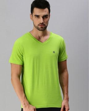 regular fit logo print v-neck t-shirt