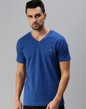 regular fit logo print v-neck t-shirt