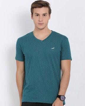 regular fit logo print v-neck t-shirt