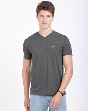 regular fit logo print v-neck t-shirt