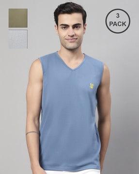 regular fit pack of 3 embroidered v-neck t-shirts