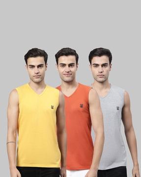 regular fit pack of 3 embroidered v-neck t-shirts