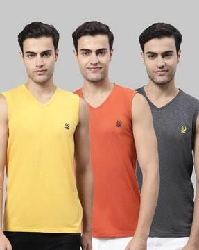 regular fit pack of 3 embroidered v-neck t-shirts